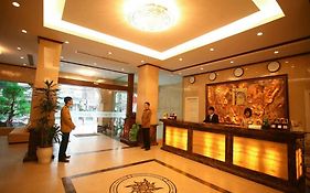 Royal Gate Hotel